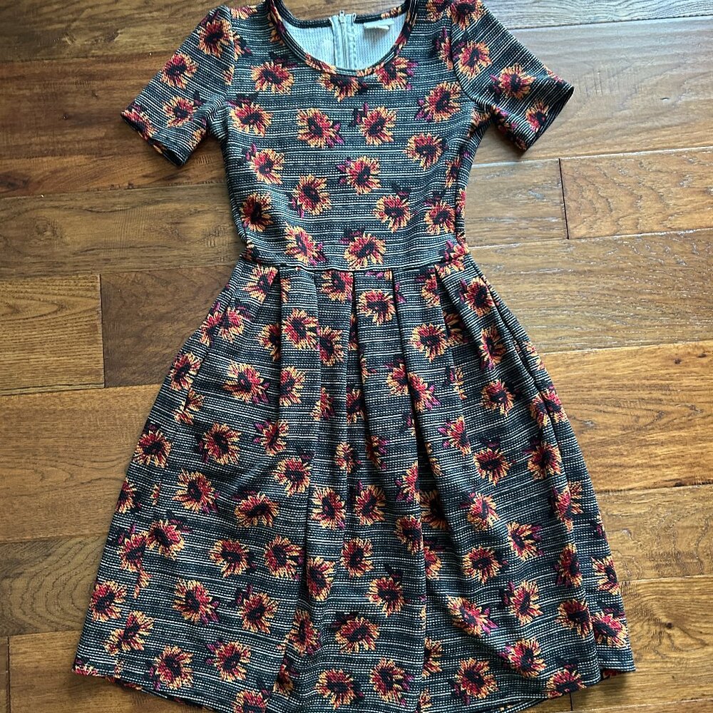 Lularoe Amelia Fit & Flare Sunflower Floral Dress with Pockets - Size XS